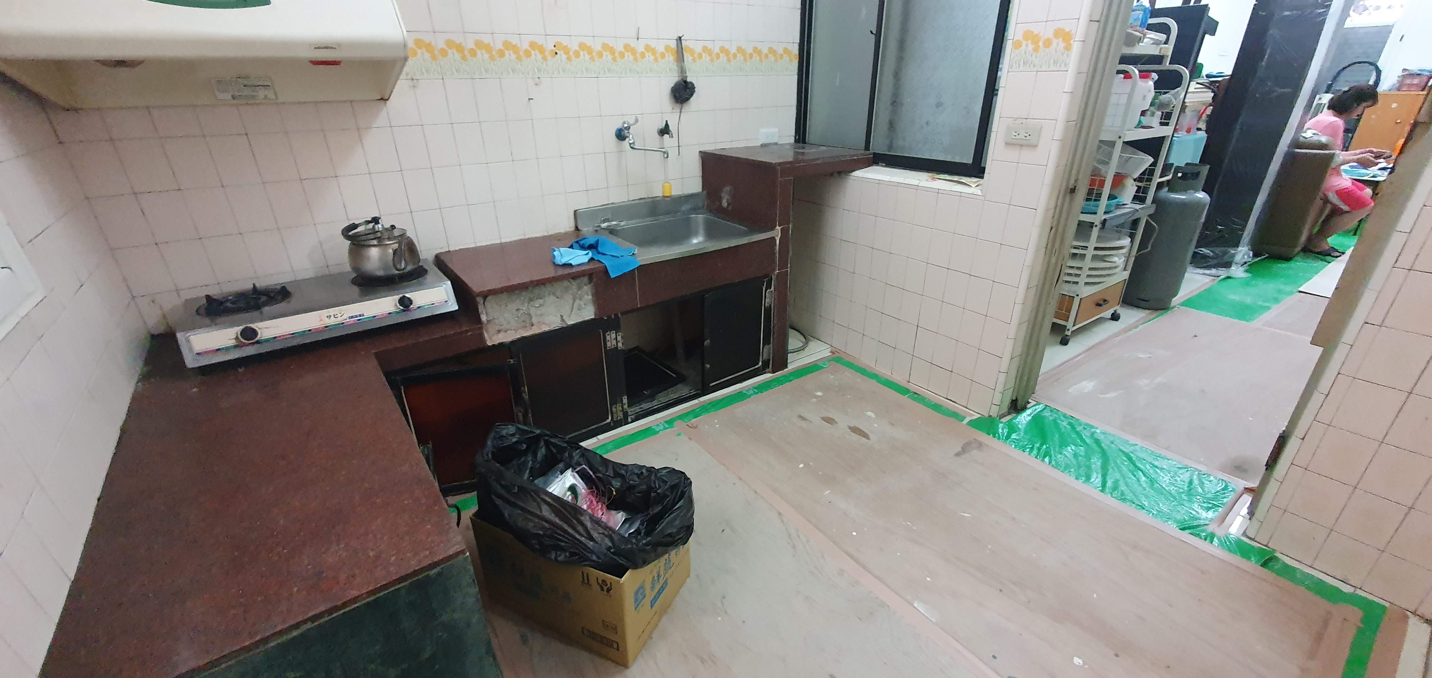 施工前│動線不佳，空間凌亂