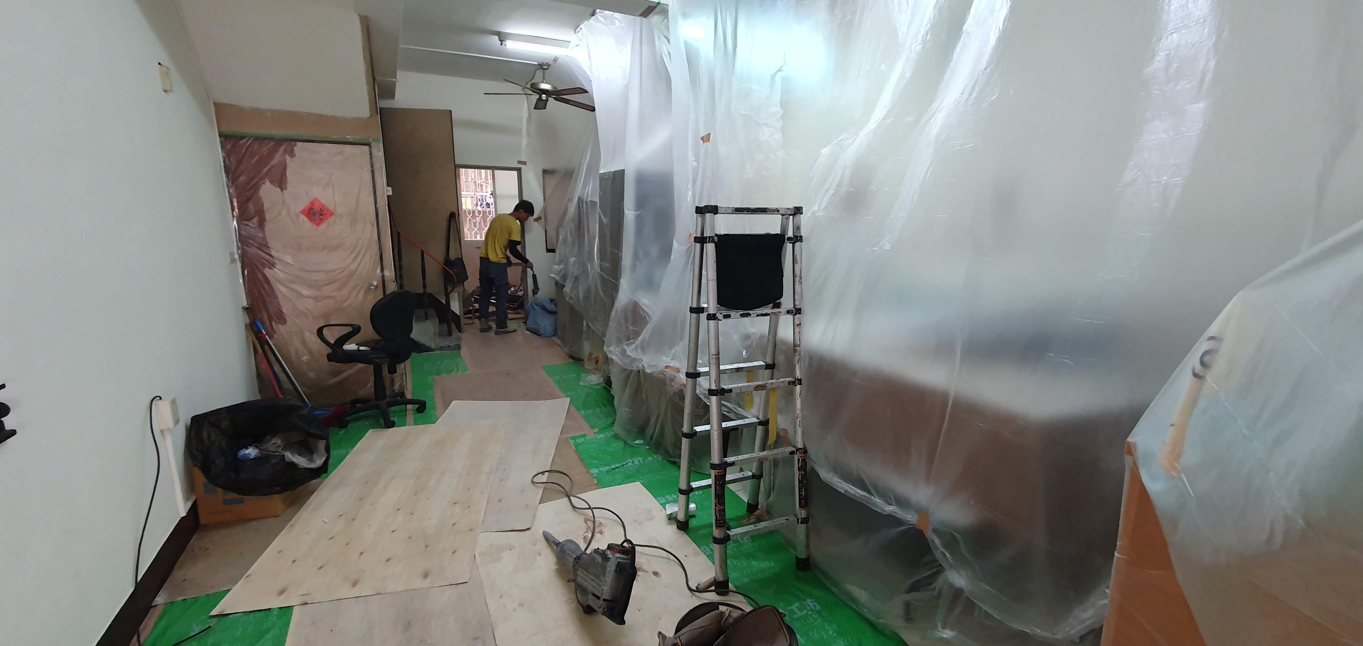 施工中│防護配套，粉塵不亂飛